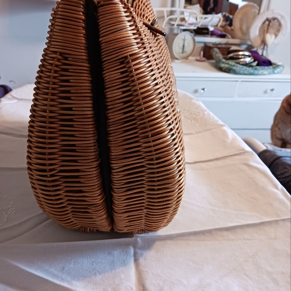 Vintage Rattan Bag with Double Lucite Handles - Picture 10 of 16